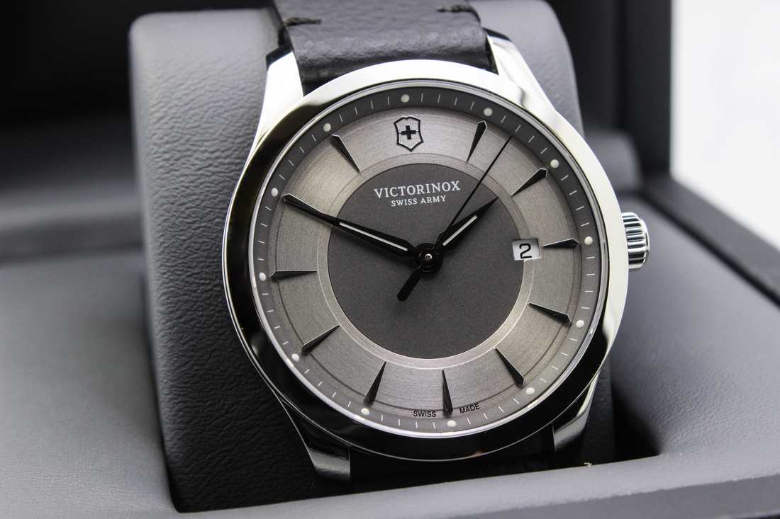 Đồng hồ Victorinox 241804.1