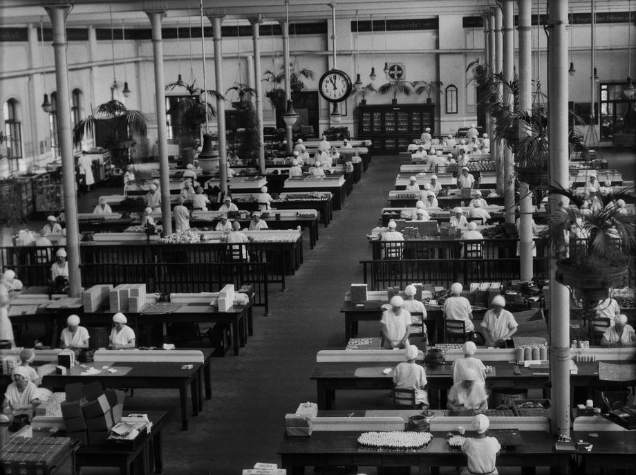 Những công nhân tại nhà máy IG Farben-Bayer, Leverkusen, Germany, 1928