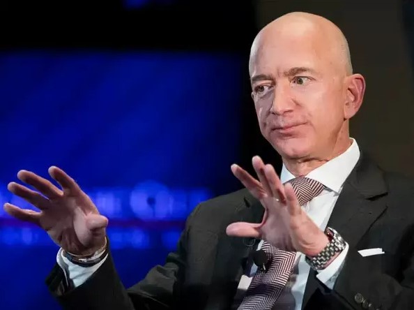 Jeff Bezos và chiếc Ulysse Nardin