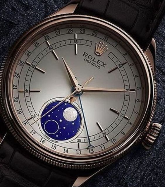 Moonphase Subdial ở vị trí 6h