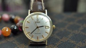 Sự khác biệt giữa đồng hồ Vintage và đồng hồ cổ