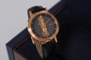 Corum Ar113.247.55/0001 FN15chive Round Golden Bridge