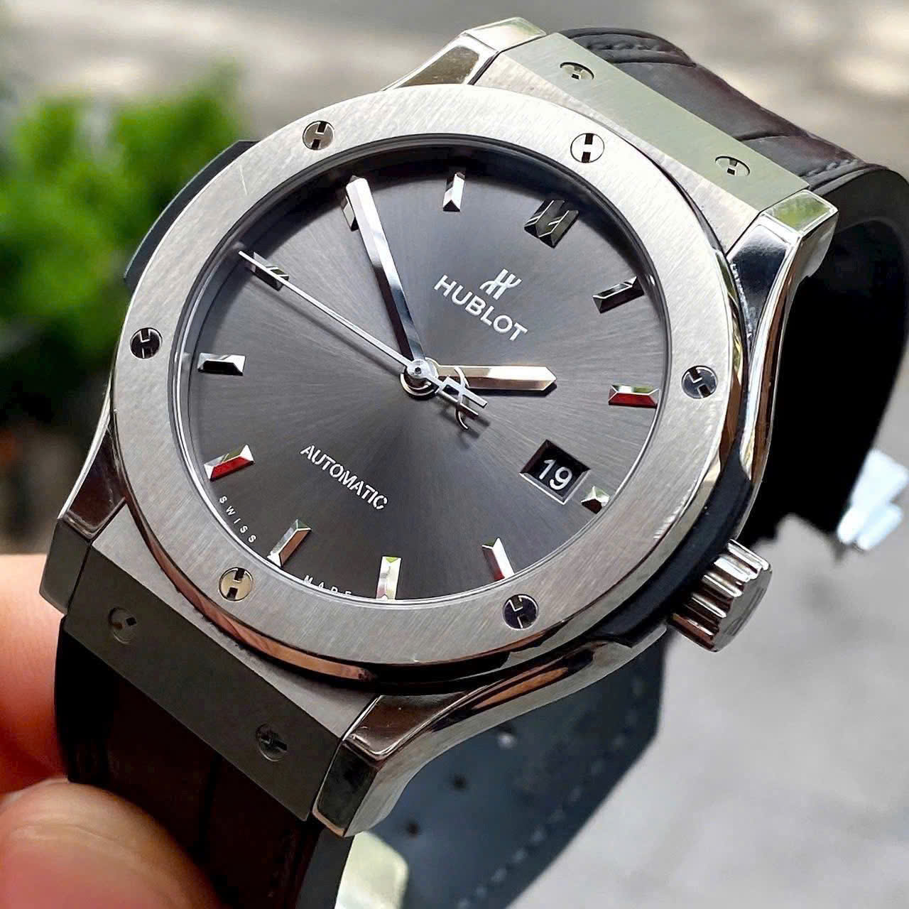 195771260908186945619