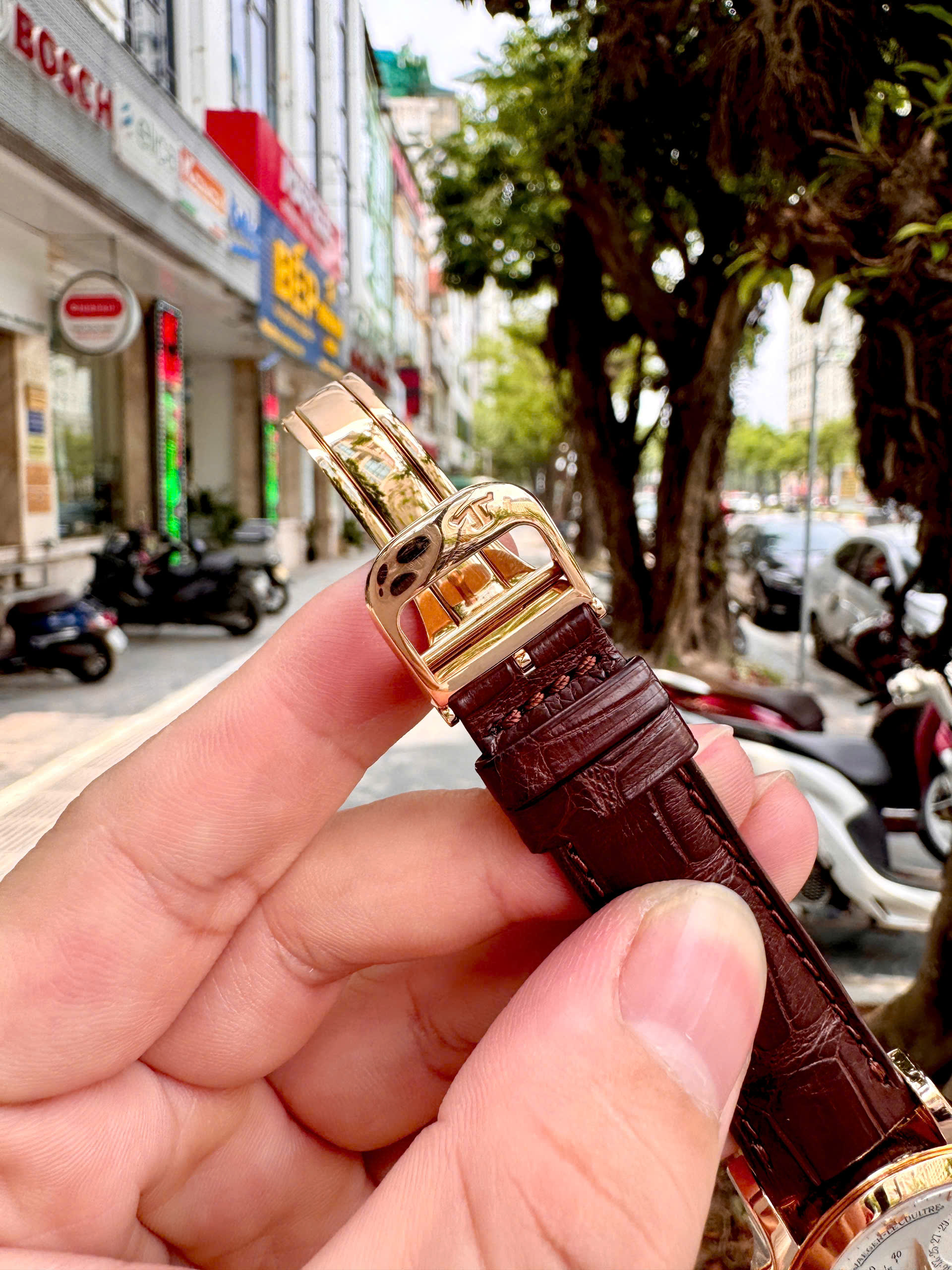 431908299819996023710