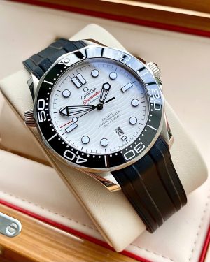Omega Seamaster Diver 300M 210.32.42.20.04.001