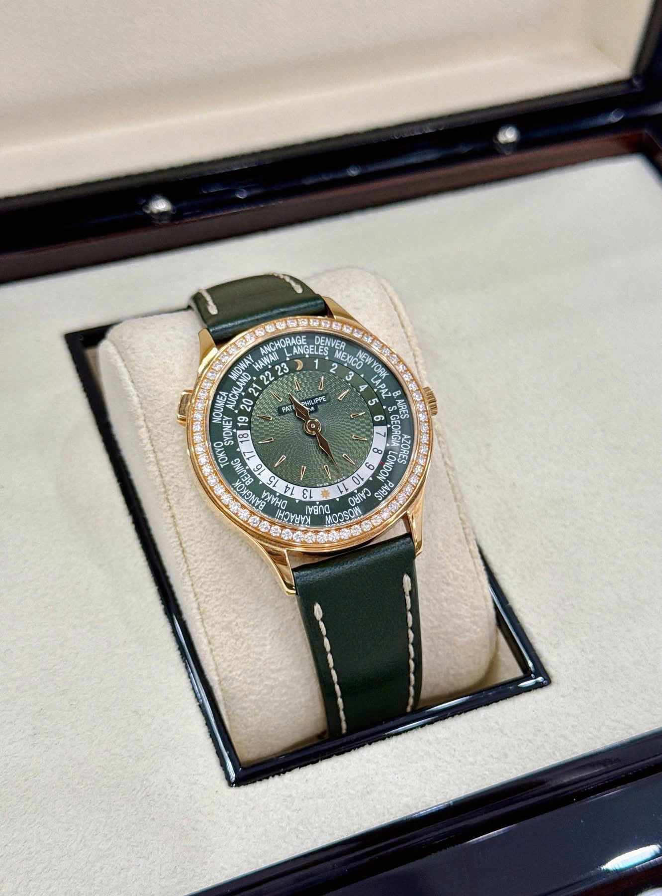 Patek Philippe Complications 7130R-014 Olive Green Patek Philippe Complications 7130R-014 Olive Green